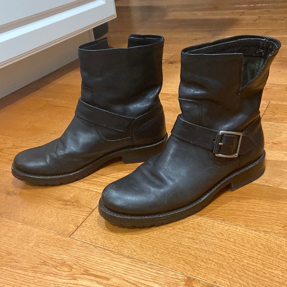 Super Cute!! Authentic Frye boots! Size 5.5 - Picture 2 of 7